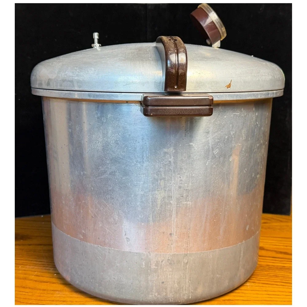 Vintage Presto 21-B Pressure Cooker Canner: 21 Quart Aluminum with Rack